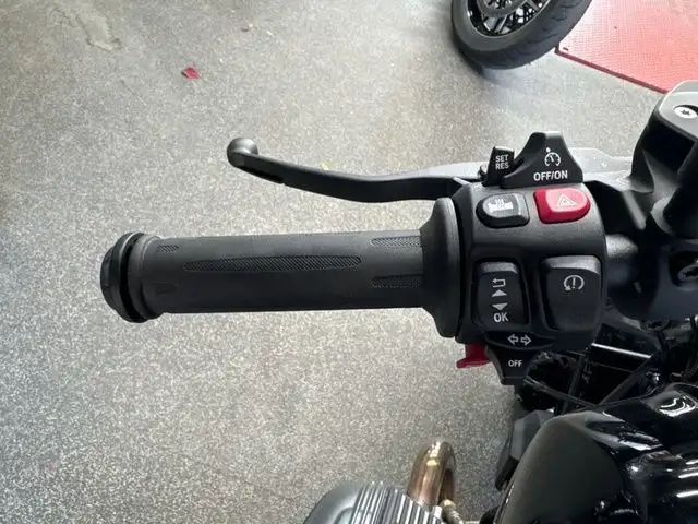 2024 BMW R 12 Blackstorm Metallic in Street, Cruisers & Choppers in Calgary - Image 14