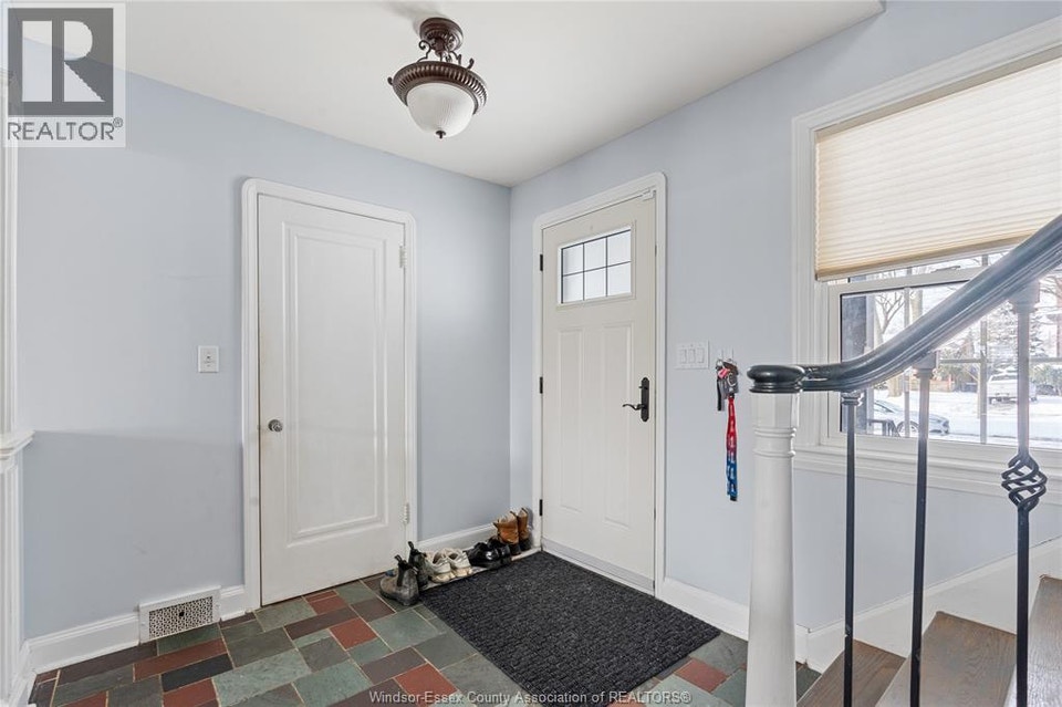 282 ROSSINI Unit# UPPER Windsor, Ontario 3