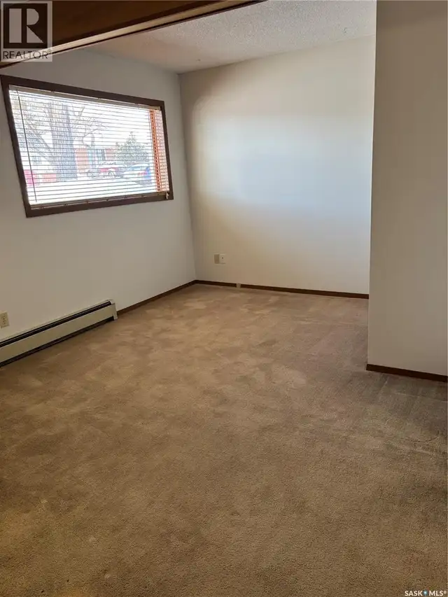 345 SCARTH STREET Regina, Saskatchewan in Houses for Sale in Regina - Image 6