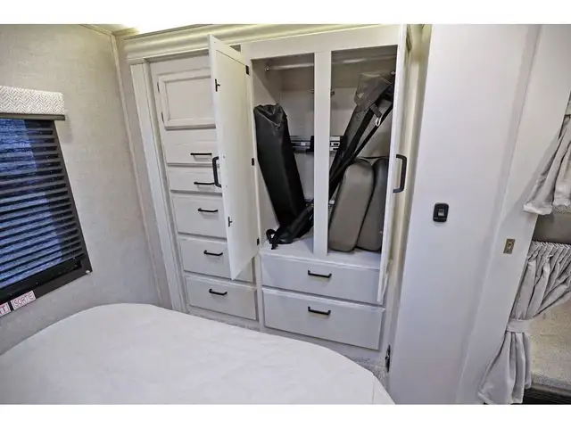 2023 Entegra Coach Odyssey 31F Bund Bed NEUF VR/RV Classe C 2023 in RVs & Motorhomes in Laval / North Shore - Image 21