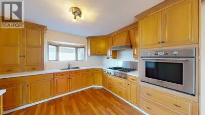 This 2-bedroom, 1-bathroom bungalow is conveniently located in the heart of Acadia Valley with the C...