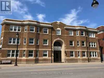 Condo living with green space in the heart of the city! Trendy 2-bedroom, 1 bathroom condo in the hi...