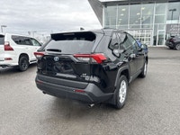 Le Toyota RAV4 LE 2021 est un VUS compact très populaire, reconnu pour sa fiabilité, son efficacité... (image 9)