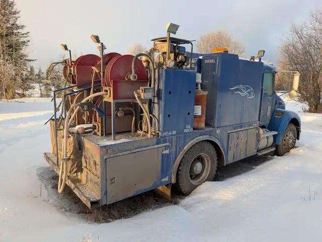 1999 KENWORTH T300 in Heavy Trucks in Saskatoon - Image 6