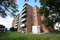 Promotions: All inclusive with a great mountain view. Call today: (705) 888-0878 Welcome to 120 Elm... (image 3)