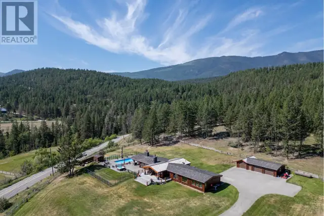 2175 WESTSIDE Road Invermere, British Columbia in Houses for Sale in Revelstoke - Image 8