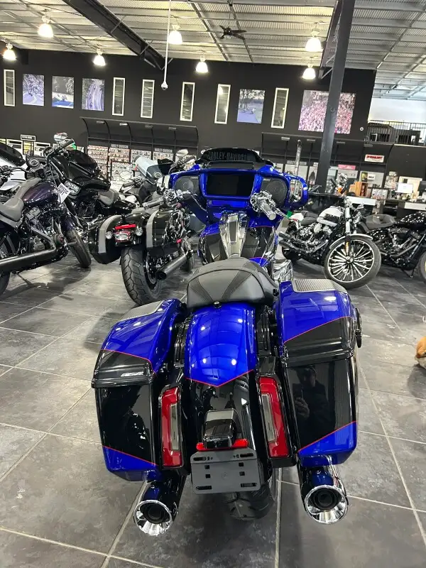 2025 Harley-Davidson CVO Street Glide in Street, Cruisers & Choppers in Sudbury - Image 8