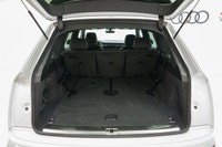 Save $21,000 from new on this low KM locally owned 2025 Audi Q7 with Quattro All-Wheel Drive that ju... (image 7)