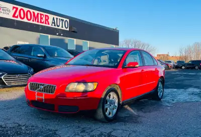Zoomer Auto 2006 Volvo S40 Comes Sunroof, Backup Sensors, Alloy Wheels, Keyless Entry and Much More...