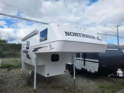 Northern Lite Limited Edition 8-11EXLEWB truck camper highlights: Queen Bed Wet Bath USB Charging St...