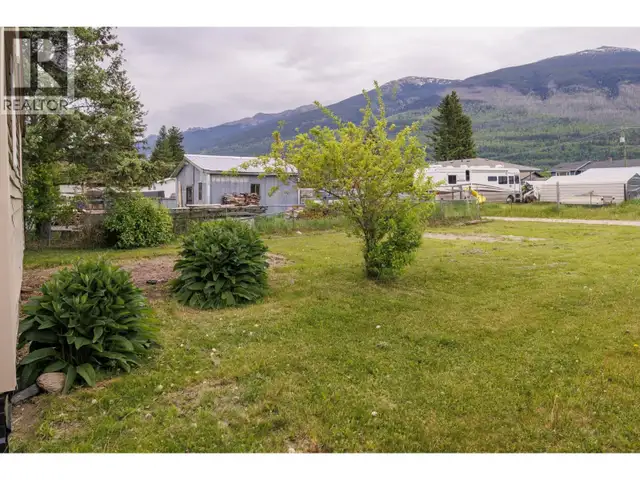 956 4TH AVENUE McBride, British Columbia in Houses for Sale in Quesnel - Image 5