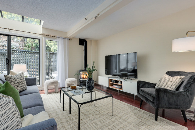 **OPEN SUNDAY 28th 2-4pm** Spacious Ambleside Townhouse in Condos for Sale in Vancouver - Image 2