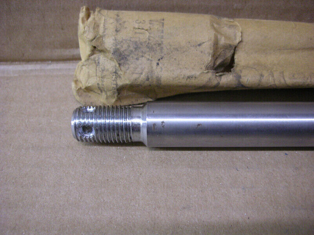 NOS Yamaha front axle 341-25181-01 in Other in Stratford - Image 4