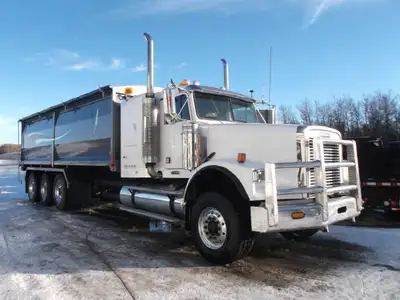 515 Detroit Engine, 18speed standard Eaton Fuller Transmission, Air Brakes, Air Suspension, Engine B...