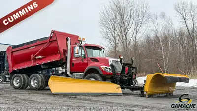 Heavy truck / Camion lourd - # STOCK: C-36974 2010 INTERNATIONAL 7600 WORKSTAR DÉNEIGEUSE CAMION À N...