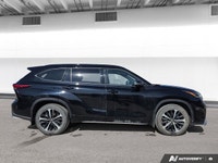 Experience sporty styling and family-friendly versatility with the 2022 Toyota Highlander XSE. This... (image 6)