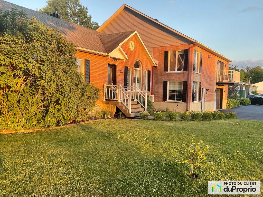 $825,000 - Bungalow for sale in Granby — photo 2
