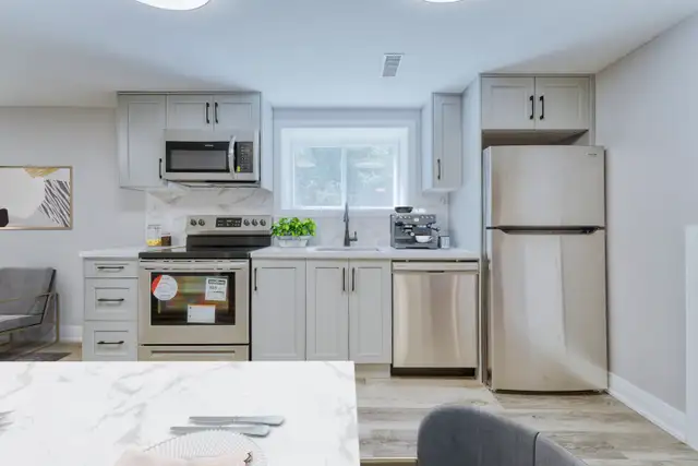 Beautiful 2 Bedroom Basement Apartment – All Utilities & Parking in Long Term Rentals in City of Toronto - Image 5
