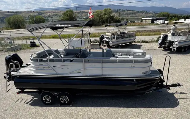 2024 RANGER 223 C Tritoon Pontoon Boat in Powerboats & Motorboats in Vernon - Image 3