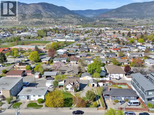 1471 & 1473 Government Street Penticton, British Columbia in Land for Sale in Penticton - Image 3