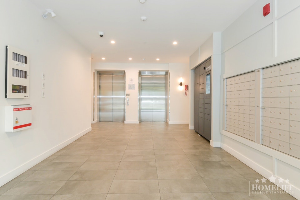 Brand-New Ground-Level 1 Bedroom Condo in Newton, Surrey 3