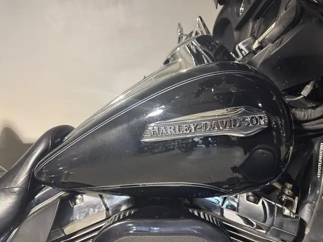 2015 Harley-Davidson FLHTCUL - Electra Glide Ultra Classic Low in Sport Touring in Edmonton - Image 5