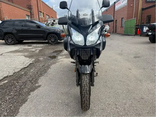 2006 Suzuki V-Strom 1000 ~ V-STROM 1000 ~ COMFORT ~ TOURING ~ LO in Street, Cruisers & Choppers in City of Toronto - Image 9