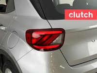 NO ACCIDENTS / CLEAN CARFAX / Front Heated Seats, Climate Control, Bluetooth Music and more! Clutch... (image 9)