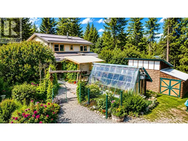 6681 BARNETT ROAD 100 Mile House, British Columbia in Houses for Sale in 100 Mile House - Image 2