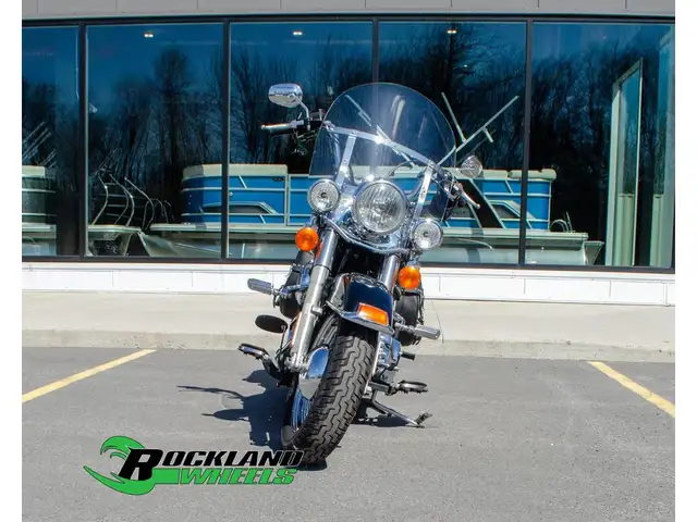 2011 Harley-Davidson Heritage Softail Classic in Street, Cruisers & Choppers in Ottawa - Image 4