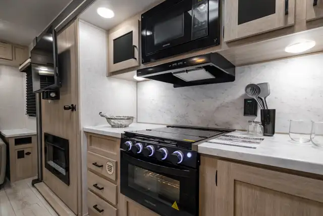 2026 Forest River DELLA TERRA 272RL in Travel Trailers & Campers in Regina - Image 17