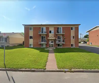 Beau 3 1/2, demi sous-sol Charlesbourg Juillet