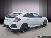 2018 Honda Civic Hatchback La Honda Civic 2018 se distingue par son design moderne et dynamique, mar... (image 4)