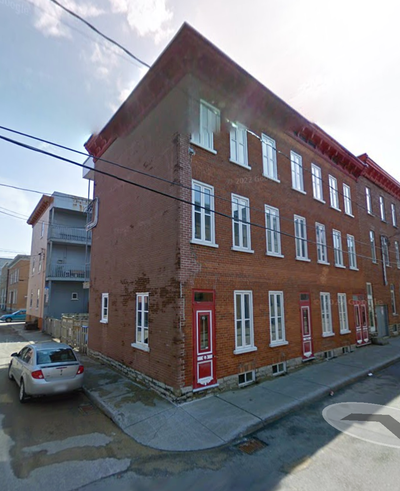 418-655-8281 À voir au 95 de la Salle, superbe 3 1/2 situé au rez de chaussé d'un bel immeuble tranq...