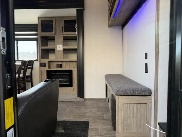 2022 Forest River ARCTIC WOLF 261 RK in Travel Trailers & Campers in St. Albert - Image 9