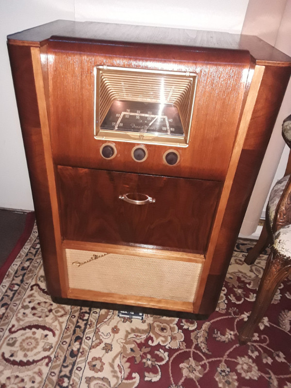 radio phono de 1948 Stewart Warner model A61CR3 dans Art et objets de collection  à Ville de Montréal - Image 4