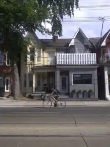 College/Lansdowne-Bachelor Bsmnt Apt For Rent