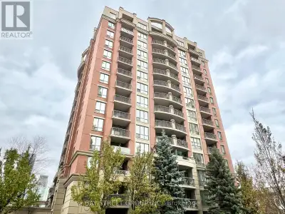 Welcome to The Mansions of Avondale. This 1+den, 1 bath condo offers a spacious and functional layou...
