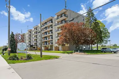 Building Description $1000 OFF FIRST MONTHS RENT FOR MILITARY & EMERGENCY RESPONDERS* *Conditions ap...