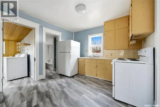 304 Main STREET Avonlea, Saskatchewan in Houses for Sale in Moose Jaw - Image 9