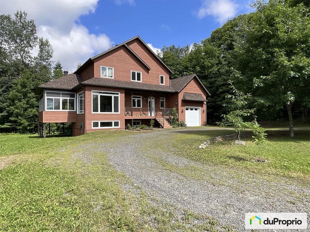 $1,175,000 - 2 Storey in Shawinigan (St-Gerard-Des-Laurentides) — photo 1