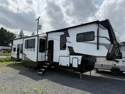 KZ-RV Sportster X 3915X 2025 Découvrez le tout nouveau 2025 Sportster X 3915X de KZ RV ! Embarquez p...
