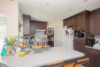 Homestay wants to get school student Langley (HS104672)