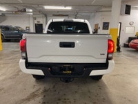 2018 Toyota Tacoma TRD Off-Road Double Cab 4x4 3.5L V6 & TRD Performance Unmatched legendary reliabi... (image 5)