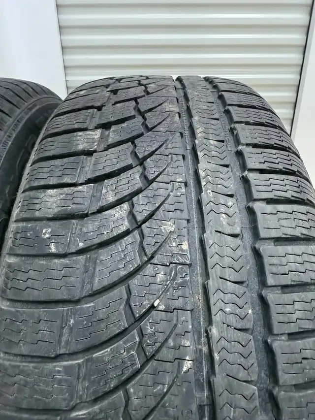 85% tread. 235/55 R17 Winter tires Nokian WRG4 in Motorcycle Parts & Accessories in Mississauga / Peel Region - Image 3