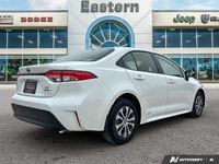 | Apple CarPlay/Android Auto | Heated Front Bucket Seats | Heated Steering Wheel | Heated Door Mirro... (image 4)