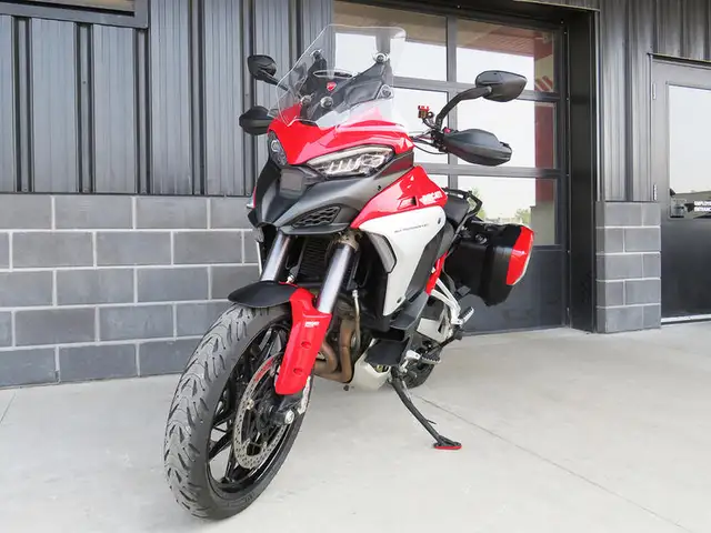 2022 Ducati Multistrada V4S Ducati Red / Forged Wheels in Sport Bikes in Cambridge - Image 5