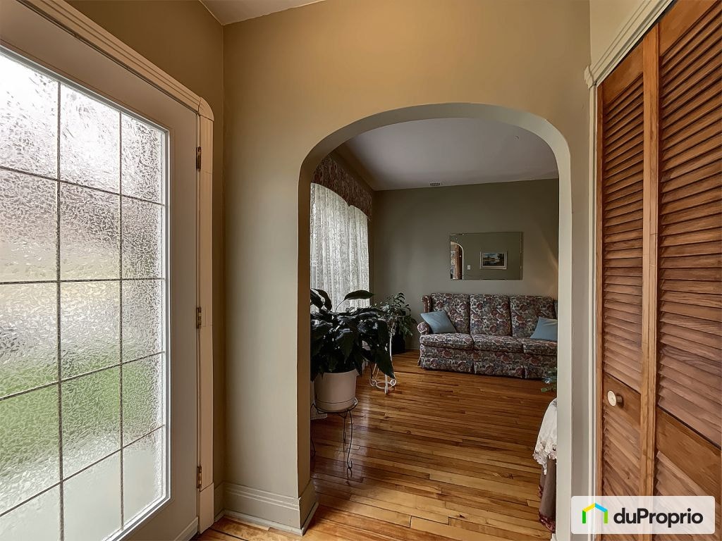 $379,000 - 1 1/2 Storey for sale in Sherbrooke (Mont-Bellevue) — photo 2