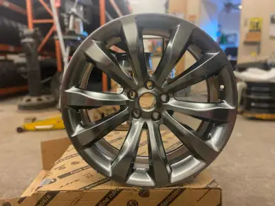 Original Brand New Rims 20" Alloy Rim; 5x115 bolt pattern Silver Aluminum Alloy Originally purchased...
