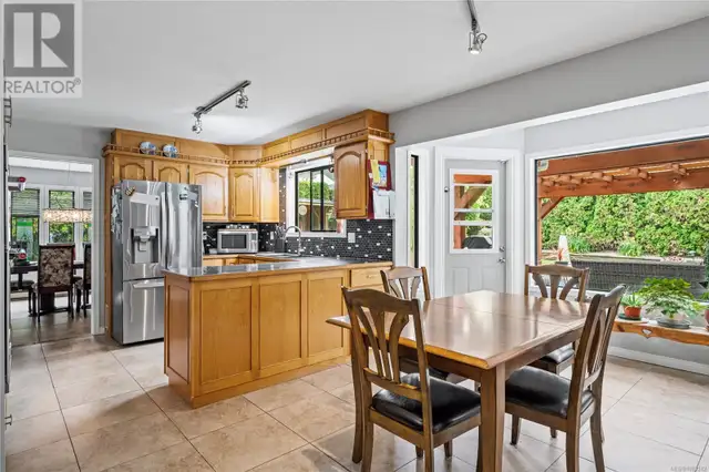 870 Cavin Rd French Creek, British Columbia in Houses for Sale in Parksville / Qualicum Beach - Image 12